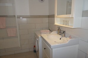 Bathroom - Canada-Hof - "de groode Wohnung" (Pellworm)