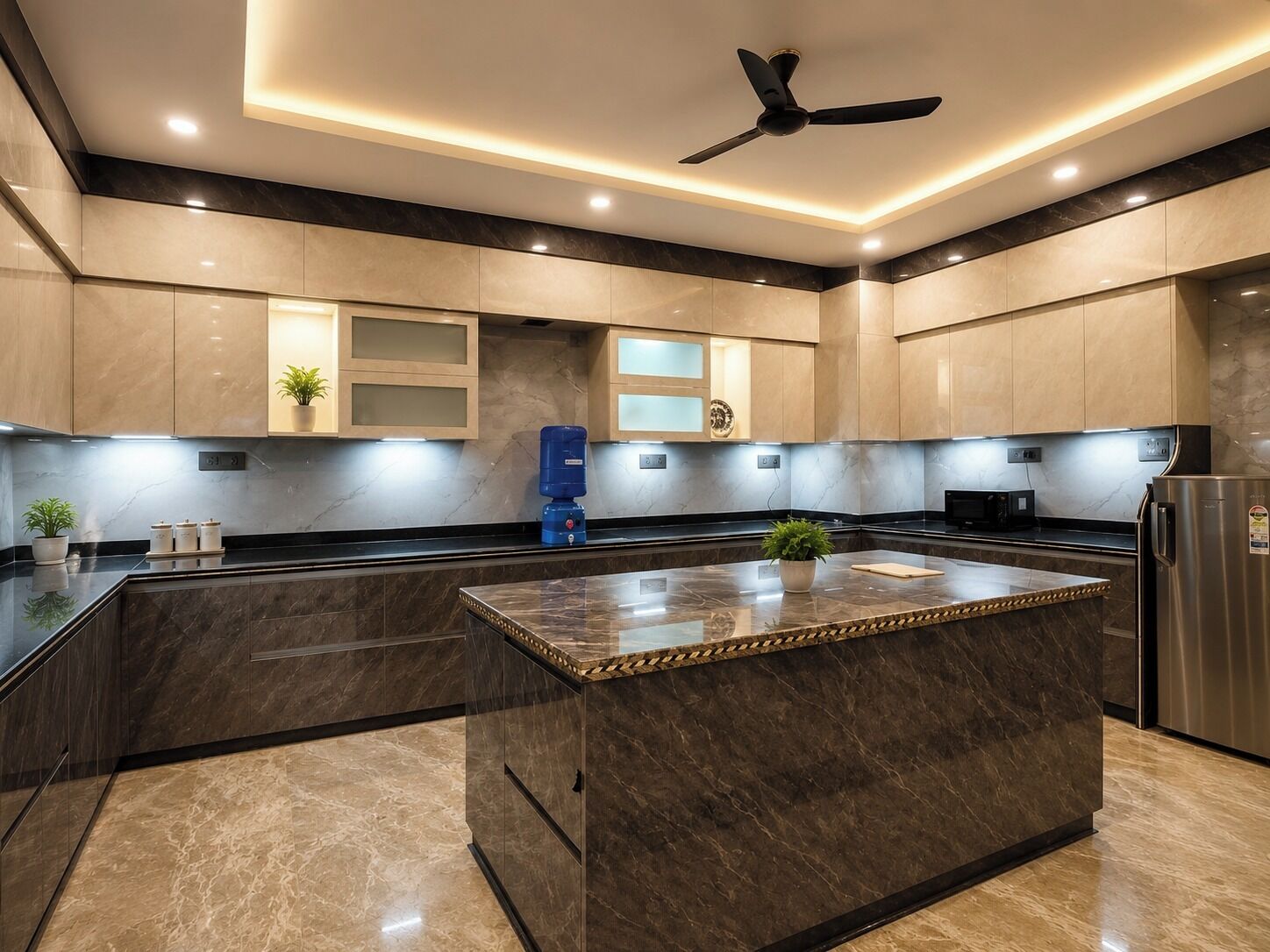 Habitación Deluxe doble, balcón, vistas al jardín | Instalaciones de cocina compartidas | Nevera en la zona común y microondas en la zona común