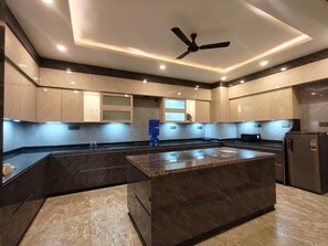 Private kitchen - Hotel Delluna (Greater Noida)