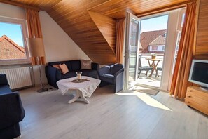 Smart TV, books, stereo - Holiday apartment in Juist with swimming pool (Juist)