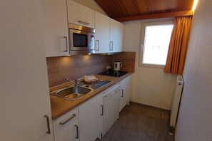 Fridge, microwave, stovetop, dishwasher - Holiday apartment in Juist with swimming pool (Juist)