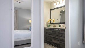 4 Schlafzimmer, Bügeleisen/Bügelbrett, WLAN, Bettwäsche