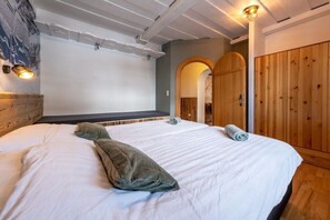 Bügeleisen/Bügelbrett, kostenloses WLAN, Bettwäsche