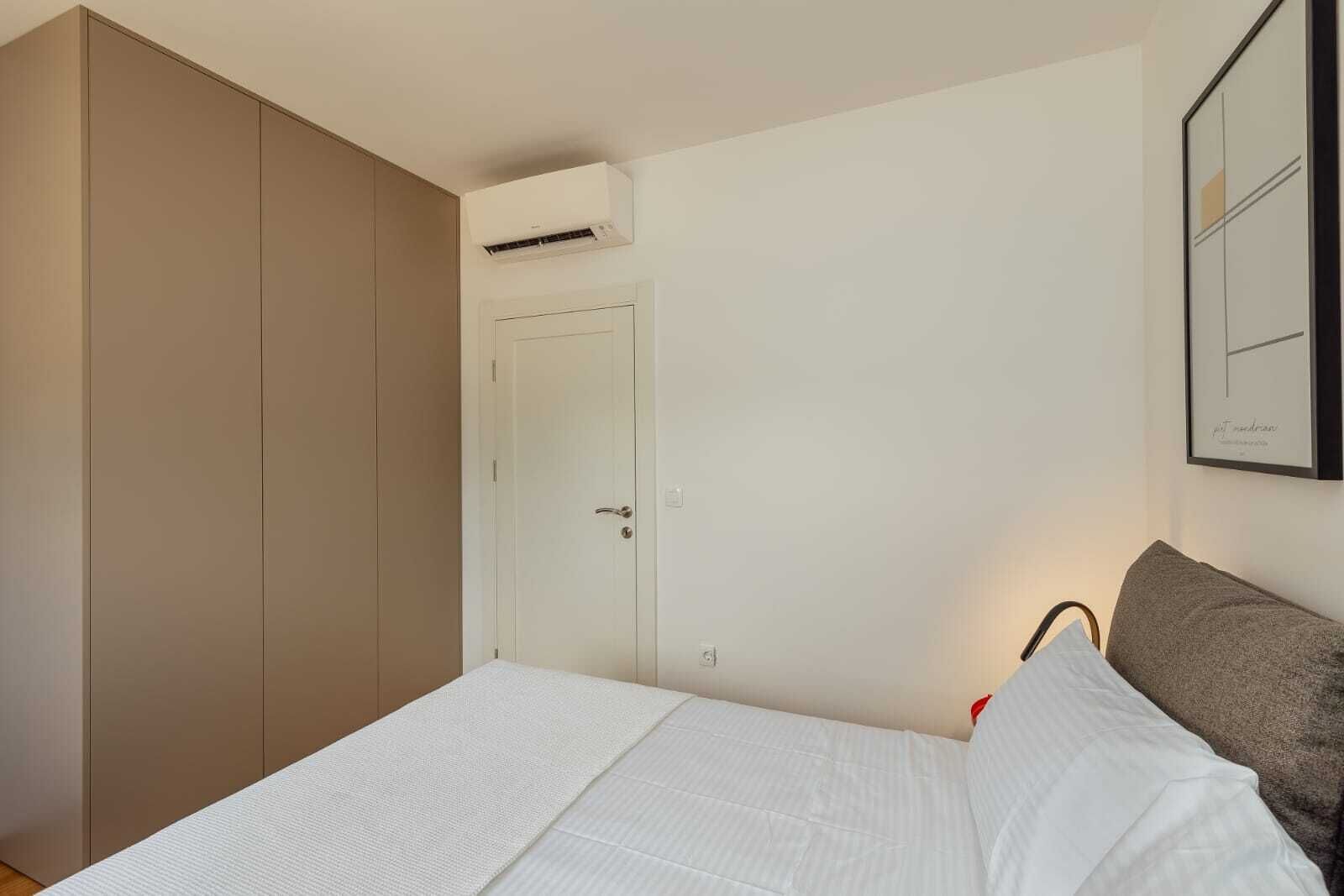 1 dormitorio, tabla de planchar con plancha, cuna de viaje y wifi gratis
