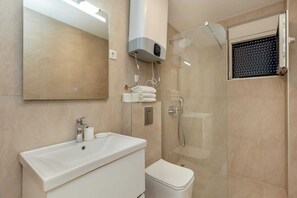 Bathroom - Brand new, cozy, one-bedroom apartment, with a sea view and garage. (Radovići)