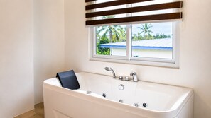 Phòng Suite Deluxe, quang cảnh núi | Phòng tắm