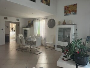 Dining - Villa with a very large pool (Mougins)