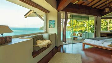 5 bedrooms, iron/ironing board, WiFi, bed sheets