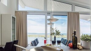 Unclassified image, 3 of 19, button - Hafenkrone Penthouse Holiday Flat with Sea View & Balcony Marina Wendtorf (Wendtorf)
