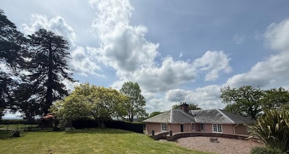 Cosy Lodge House set in the majestic Quantock Hills