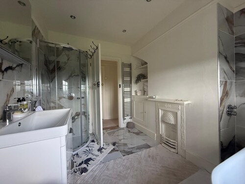 Cosy Lodge House set in the majestic Quantock Hills
