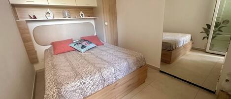 1 bedroom, WiFi, bed sheets