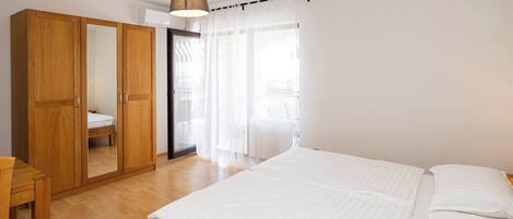 2 bedrooms, free WiFi, bed sheets