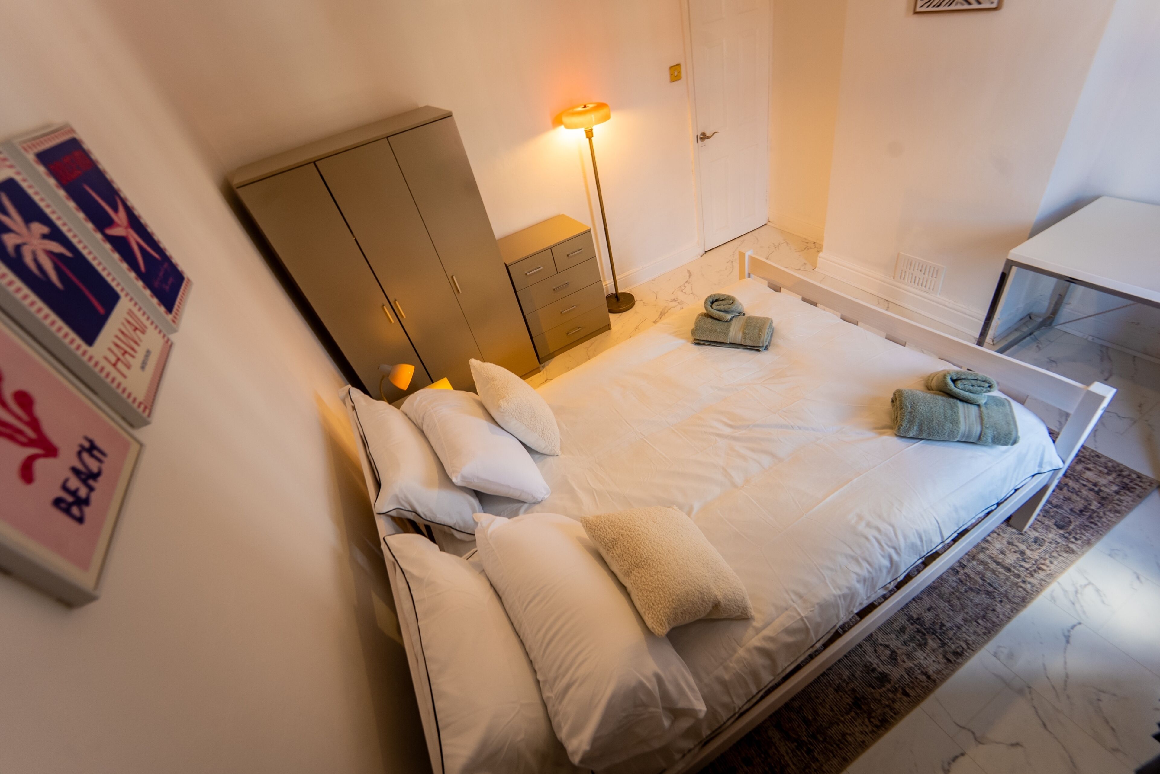 2 bedrooms, iron/ironing board, free WiFi, bed sheets