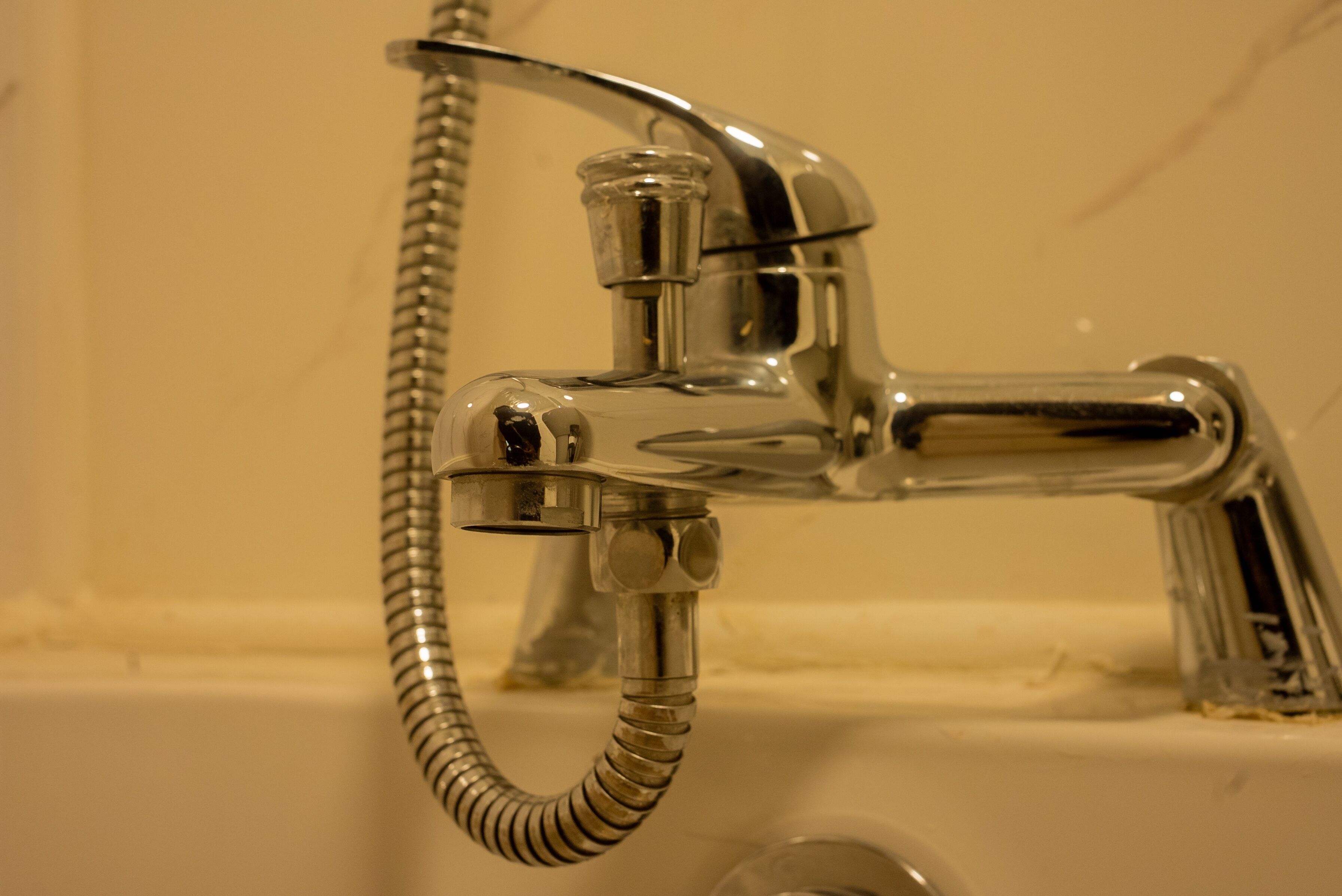 Combined shower/bathtub, deep-soaking bathtub, hair dryer, towels