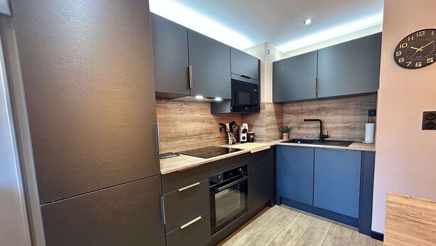 Coffee/tea maker, fridge, microwave, oven - Apartment port view, air conditioning - 4 guests (Cap d'Agde)