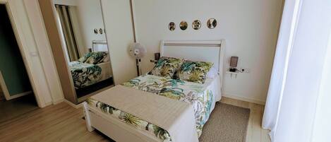 3 Schlafzimmer, Bügeleisen/Bügelbrett, WLAN, Bettwäsche