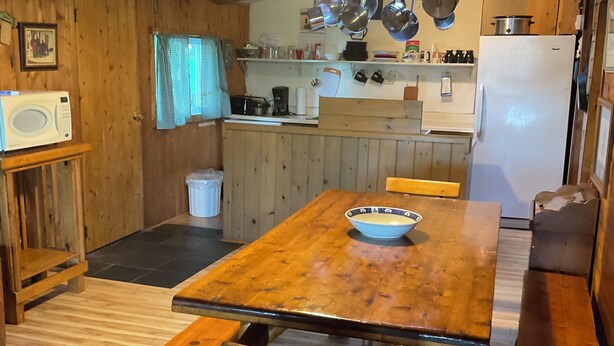 Private kitchen - Main Lodge Mac’s Camp (Spring Bay)