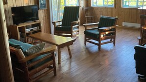 Living area - Main Lodge Mac’s Camp (Spring Bay)