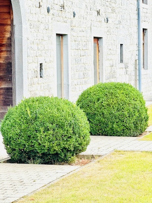 Exterior detail - Le Loft – Large vacation rental for 16–25 people in the hills above Durbuy (Durbuy)