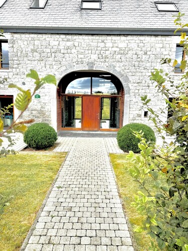 Le Loft – Large vacation rental for 16–25 people in the hills above Durbuy