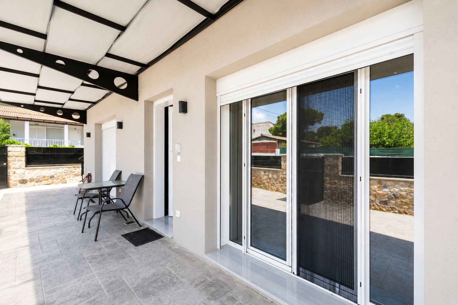 Deluxe Apartment, Ground Floor | Outdoor dining