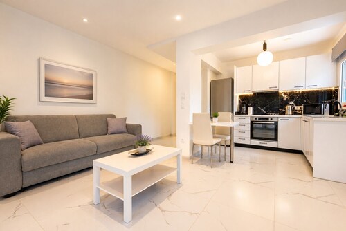 Diogenis Apartments By SEM