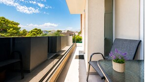 Apartamento básico, vista para o pátio | Terraço/pátio