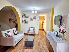 Living area - Departamento para turistas M & M (La Perla)