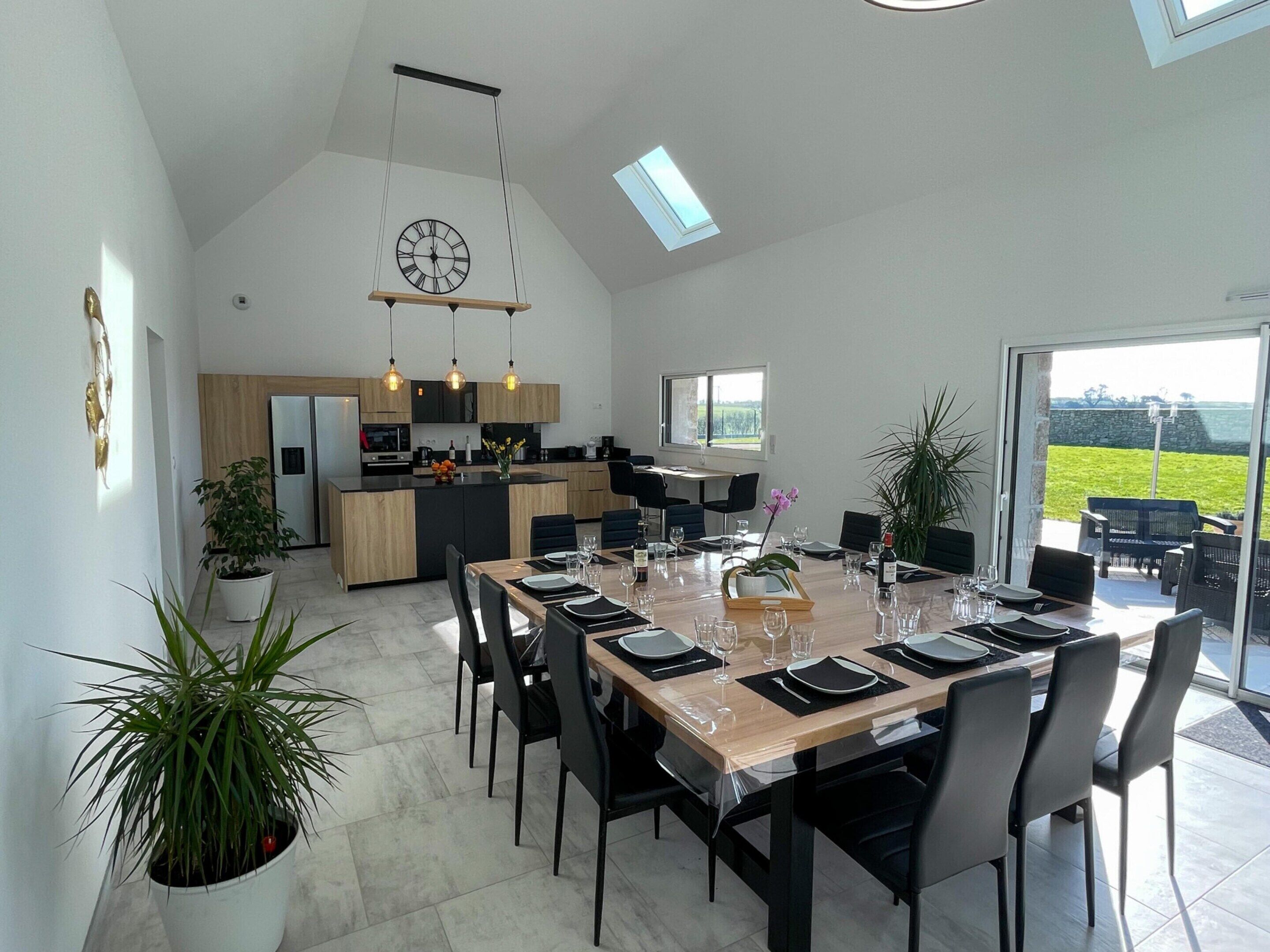 Apartment | Dining