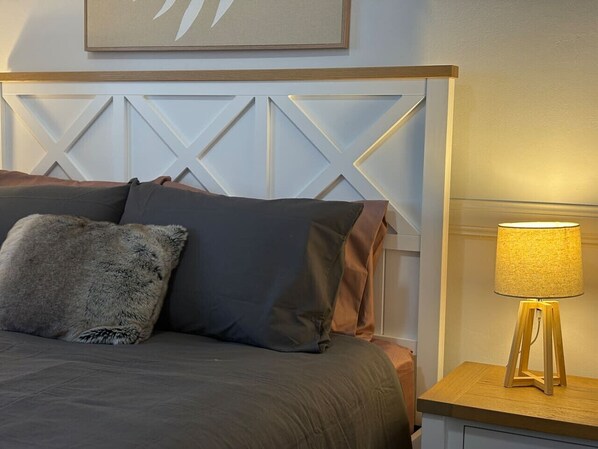 Room - `Bellevue Manor` on Beauty Point (Turvey Park)