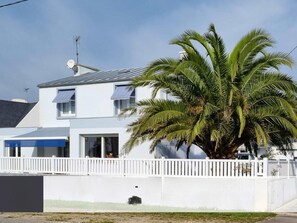 Exterior - Modern Apartment Stay Near Paris (Locmaria-Plouzane)