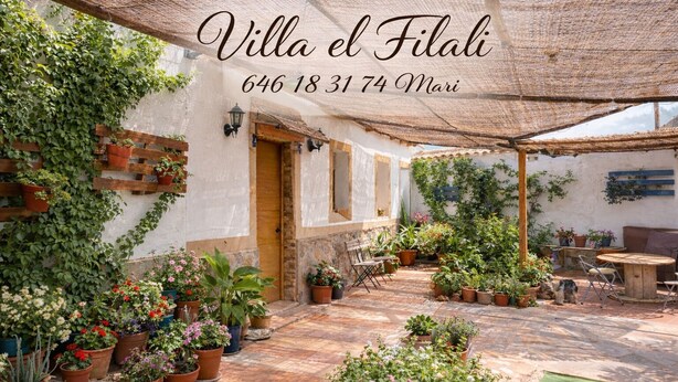 Outdoor dining - "El Filali" House (Villaminaya)