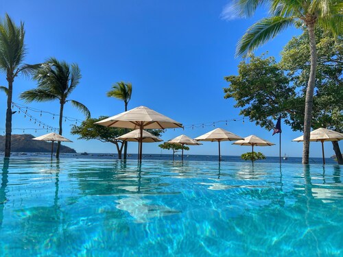 Pacifico L308 | Spacious Resort-Style Condo