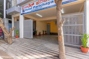 Exterior detail - Hotel Parichaya Vidyaranyapura (Bengaluru)