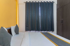 Deluxe Room | Free WiFi, bed sheets - Hotel Parichaya Vidyaranyapura (Bengaluru)