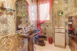 Bathroom - Vrbo Property (Nice)