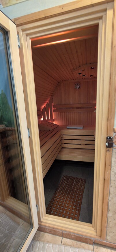 Private estate at the Steinbach Dam: A forest retreat with a sauna and fireplace