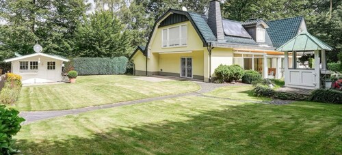 Private estate at the Steinbach Dam: A forest retreat with a sauna and fireplace