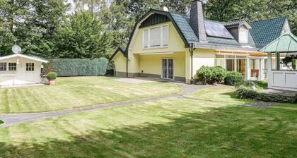 Private estate at the Steinbach Dam: A forest retreat with a sauna and fireplace