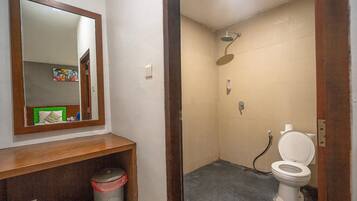 Double Room, Housekeeping, Pool View | Bathroom | Towels