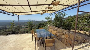 Outdoor dining - Vrbo Property (Seillans)