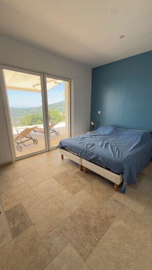 Room - Vrbo Property (Seillans)