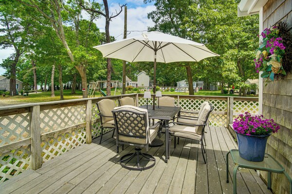 Charming Cape Cod Water-view Cottage - Mashpee, MA