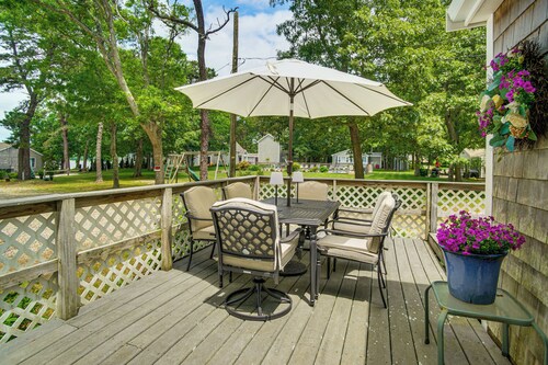 Charming Cape Cod Water-view Cottage