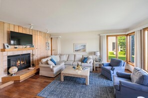 Fernseher, Kamin