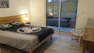 Apartment | 3 bedrooms, iron/ironing board, bed sheets
