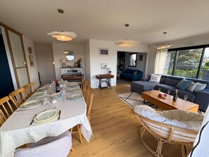 Dining - Modern Coastal Home With Scenic Terrace Views (Saint-Pabu)