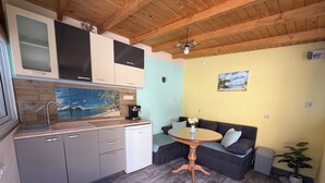 Smart TV - Sea View Apartment with Terrace & Garden in the Heart of Tsarevo (Tsarevo)