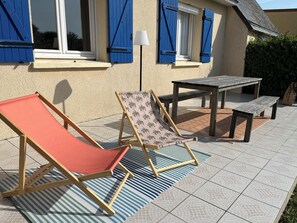 屋外ダイニングエリア